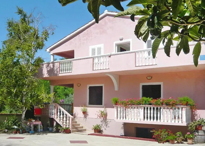 Apartments Ljilja In Privlaka, Near Sandy Beach